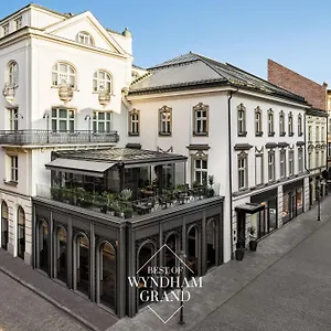 Wyndham Grand Old Town Otel